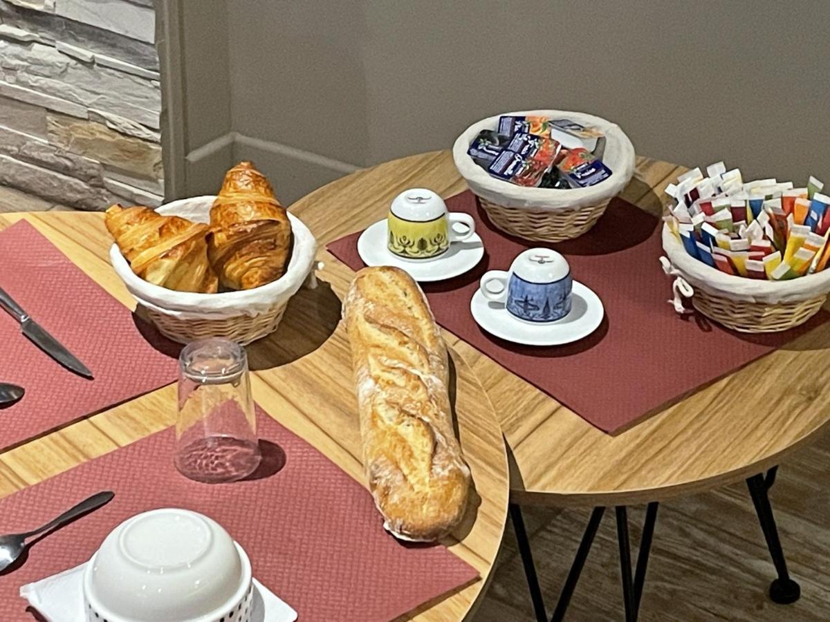 Villa Kiara Hebergements Cusset Екстериор снимка